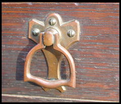Close-Up Drawer Pull